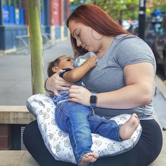 Graco Bedding Graco Rainy Day Baby Feeding Breastfeeding Pillow